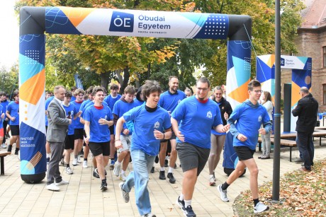 Inkluzív Campus futás a közösségért az Alba Regia Karon